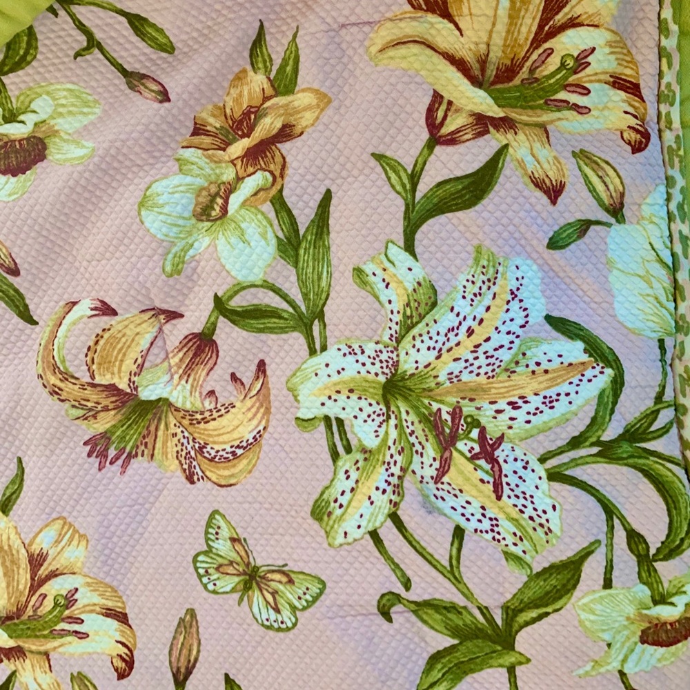 Waverly F/Q Bedding Set TIGER LILY MATELASSE
